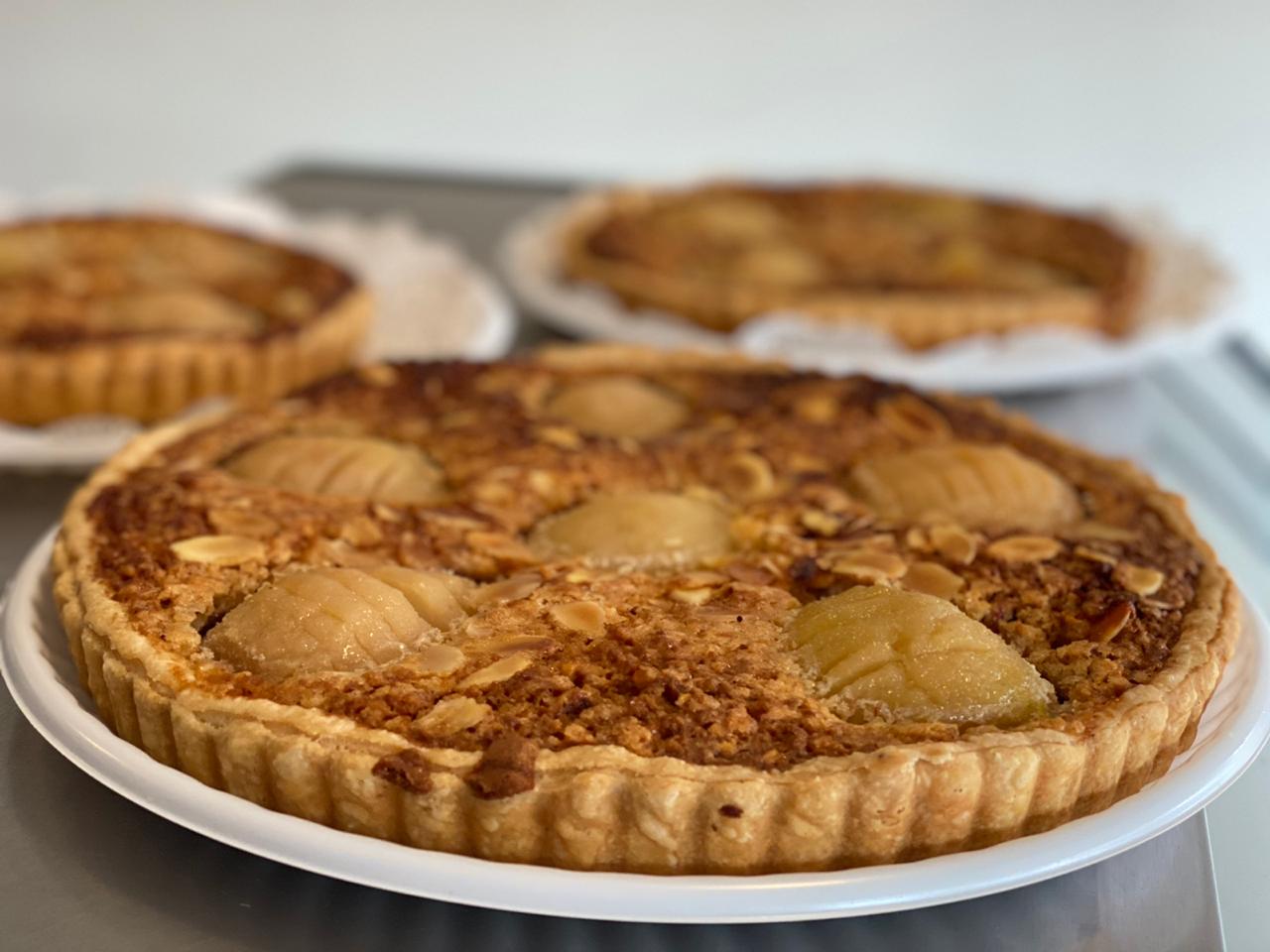 Tarta de Pera con Almendra Chica