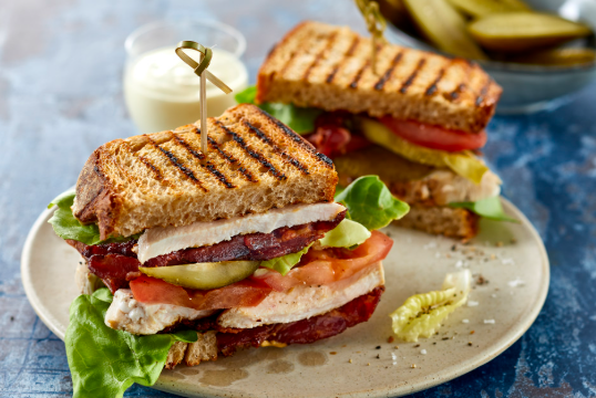 Club sandwich (pechuga de pavo)