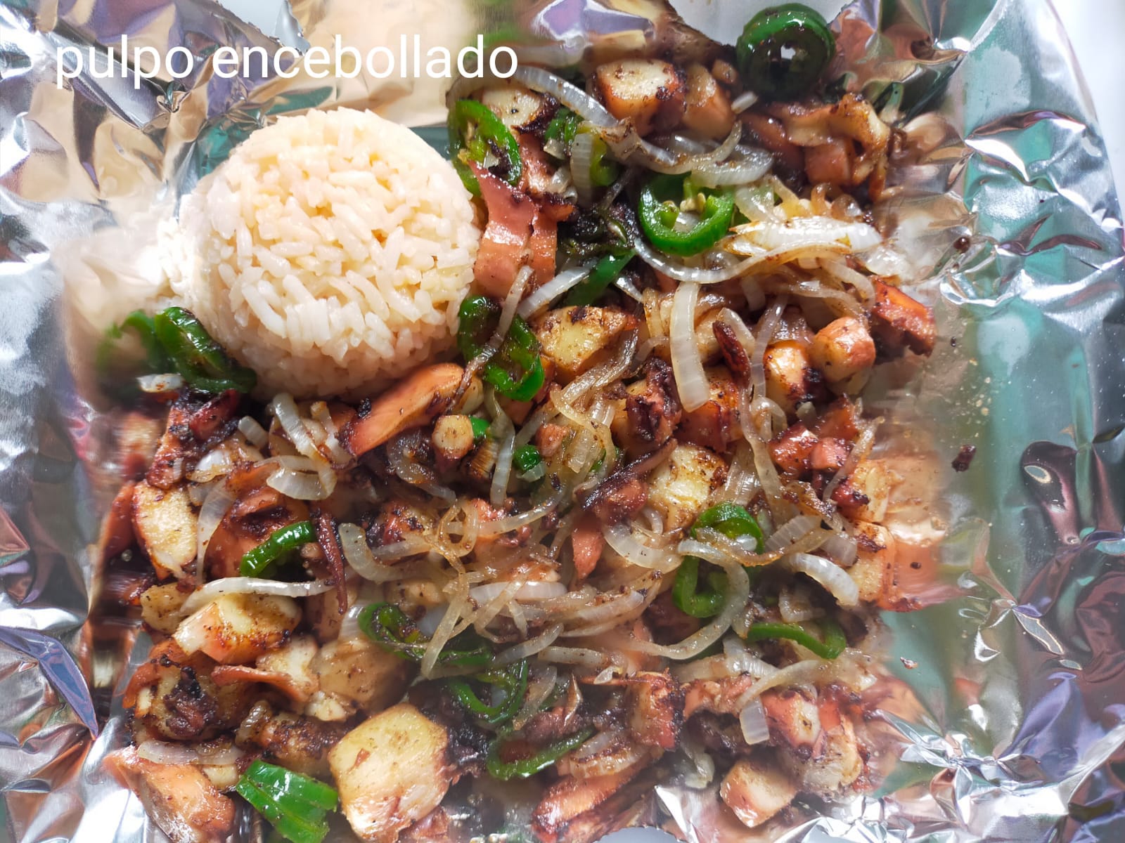 Pulpo Encebollado