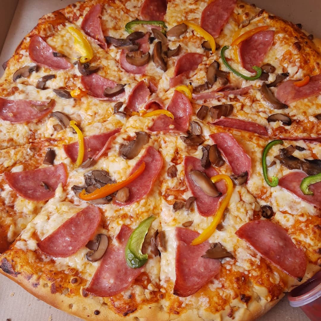 Pizza Salami Suprema