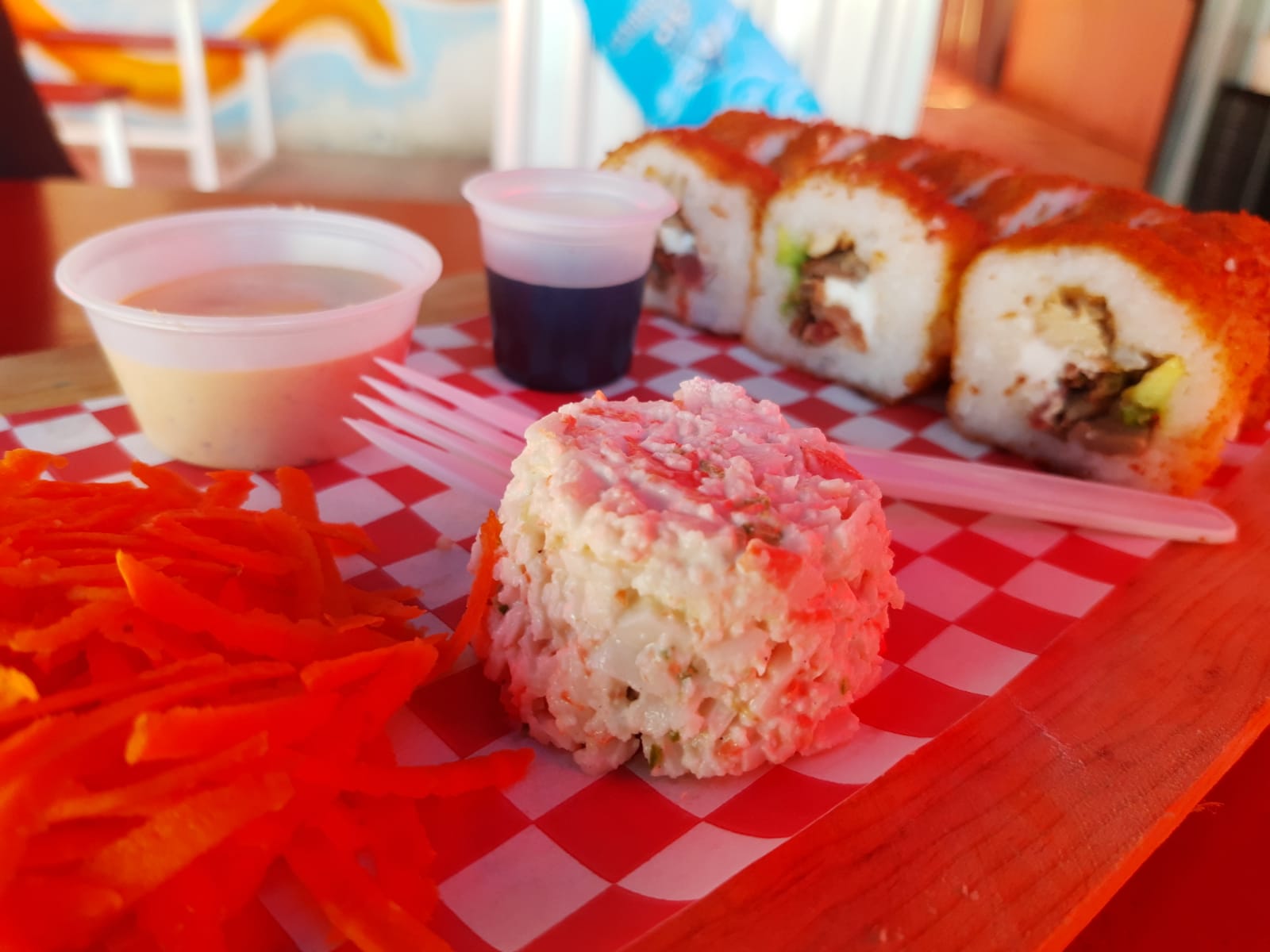 Sushi Vaquero + Agua de Jamaica