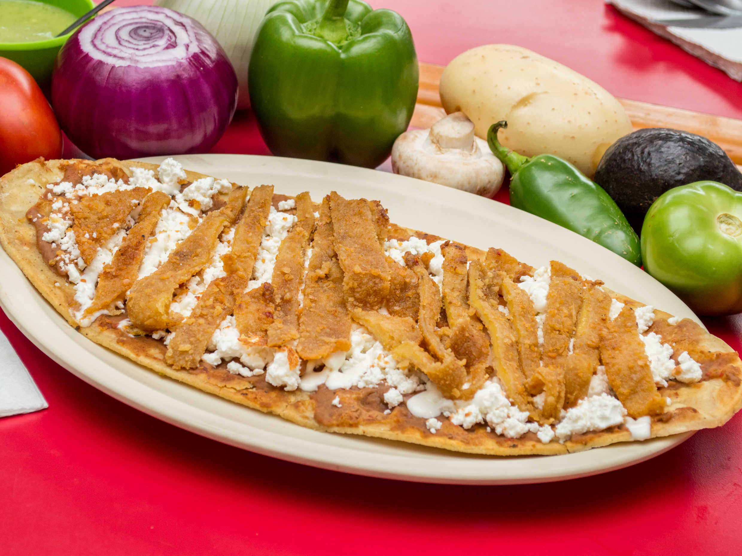Huarache con Pechuga Empanizada