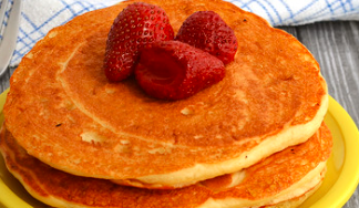HOTCAKES CON FRUTA
