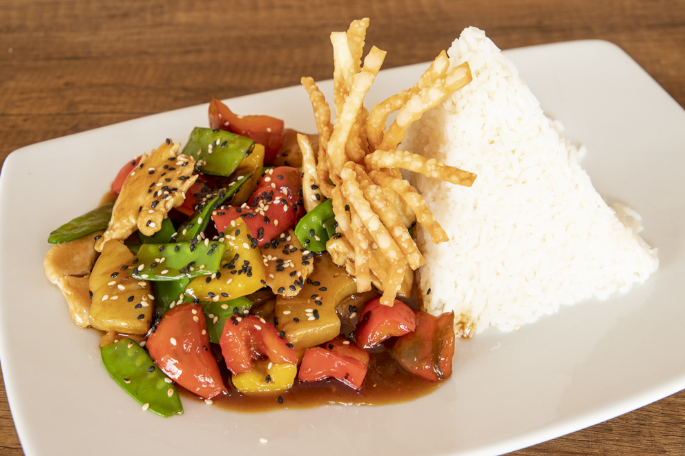 Pollo con Piña en Salsa de Ostión