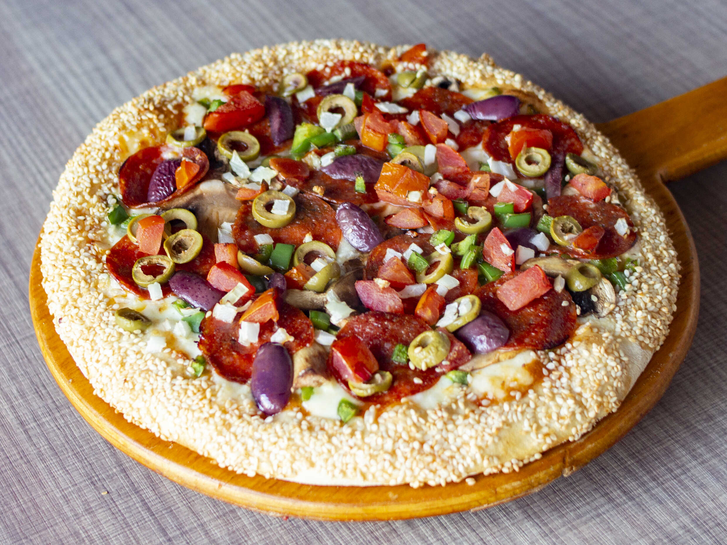 Pizza Pepperoni Americano con Vegetales