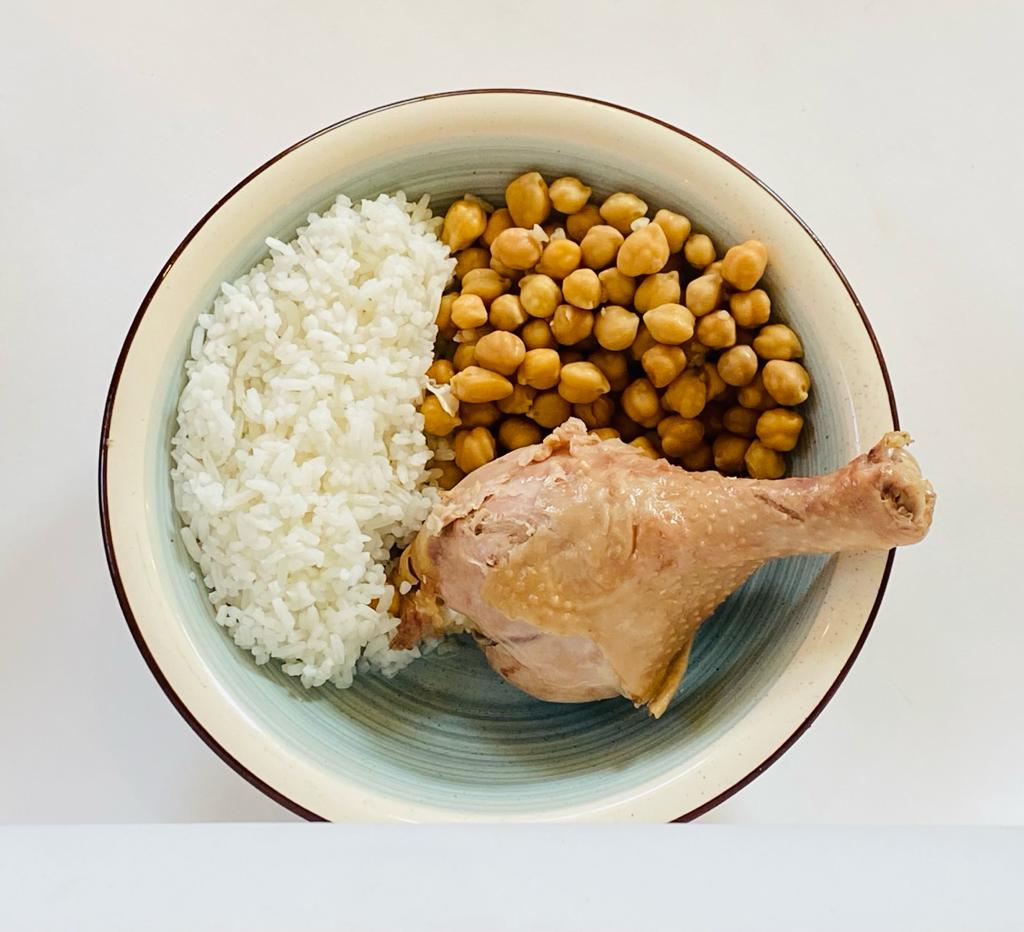 Caldo con Pierna