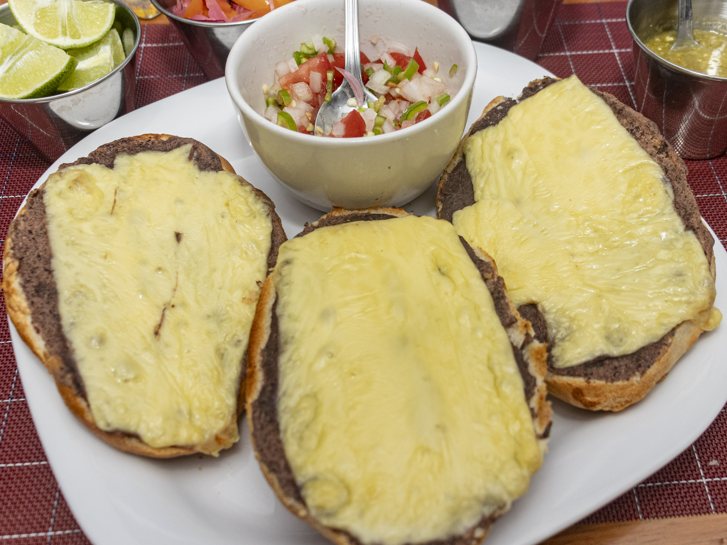 Desayuno Ejecutivo Molletes