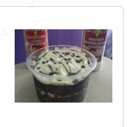 Condimentos dentro do copo de açaí  Serve 2 pessoas