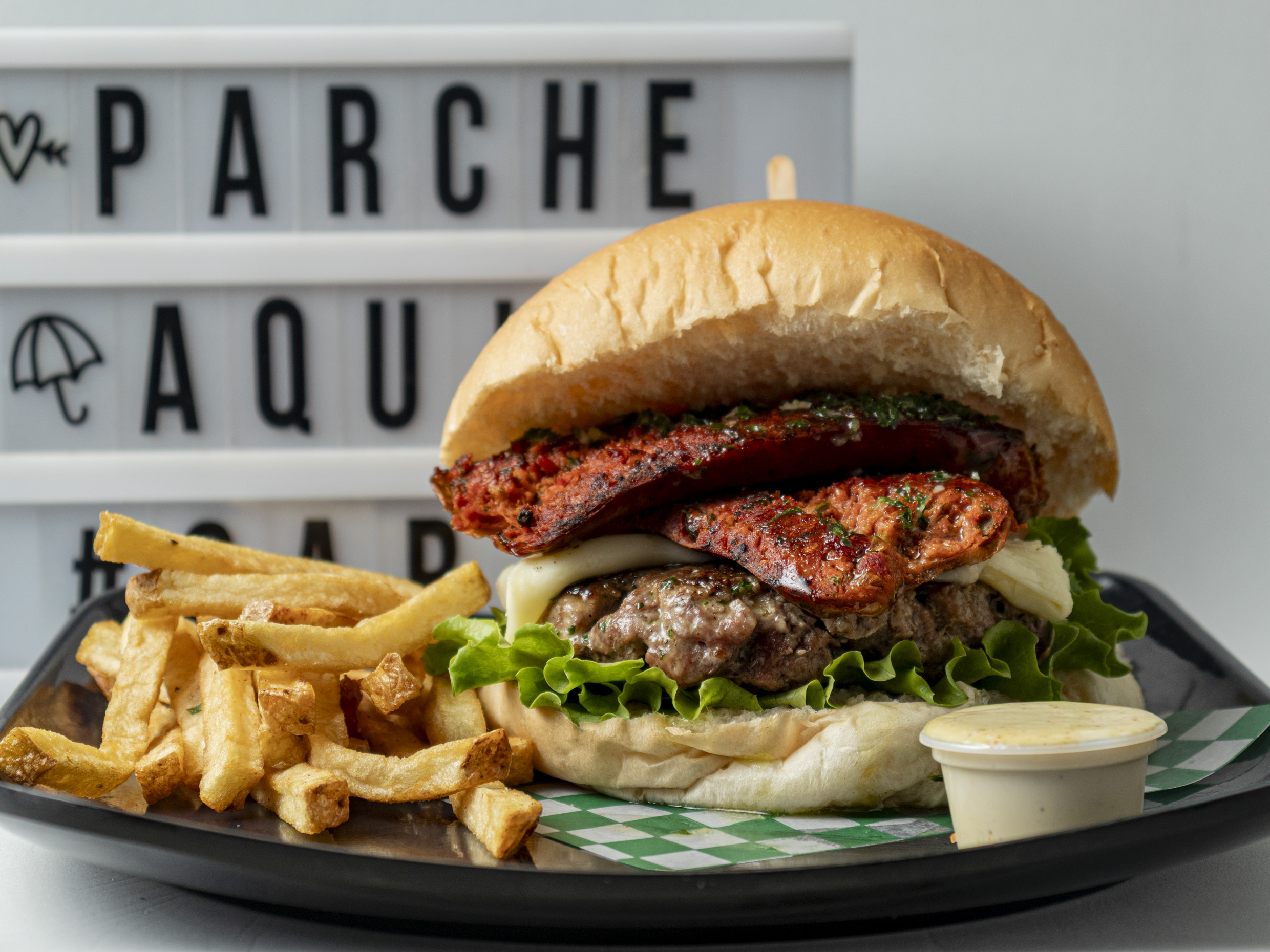 Choriburger + Papas Fritas ✌️