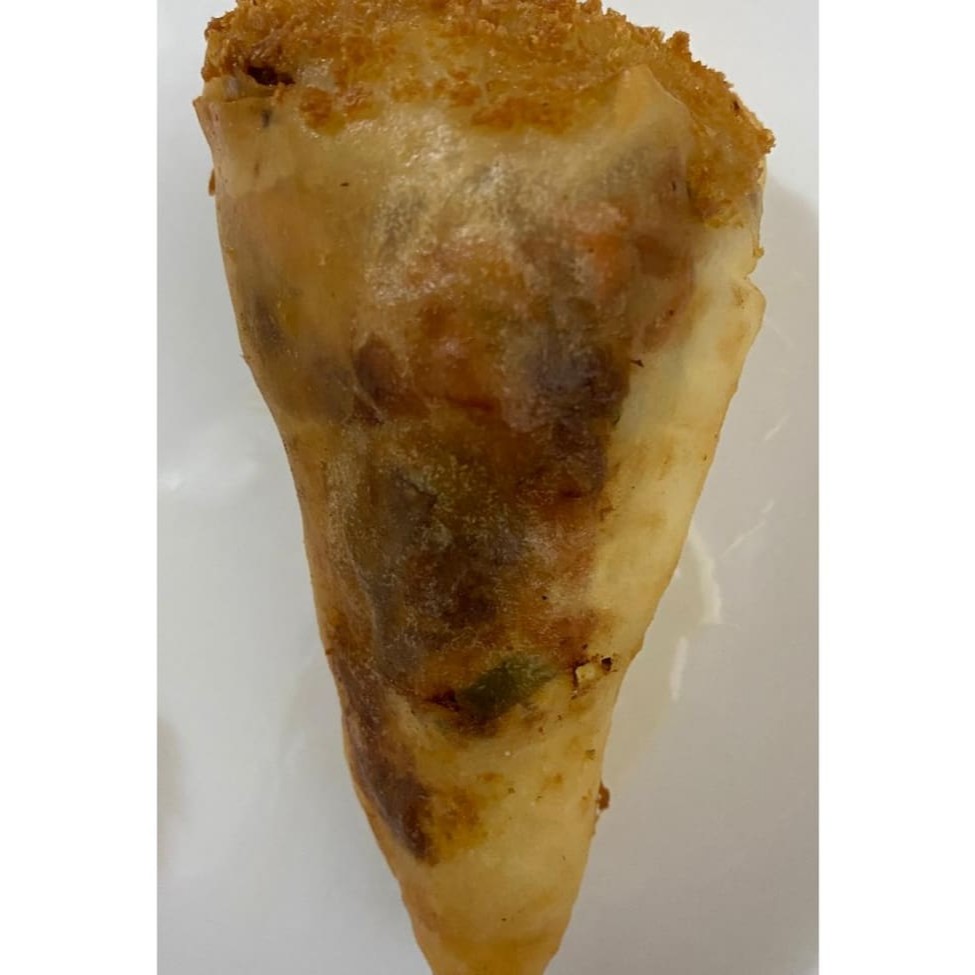 Temaki enrolado com a massa do harumaki, recheado com arroz, salmão, creme cheese e cebolinha  -------------------Tags: promoção , promoções , ofertas , lanche , hamburguer, Sushi, super barato , pizza, cupom , desconto, Hot Filadelfia, Filadelfia, yakissoba