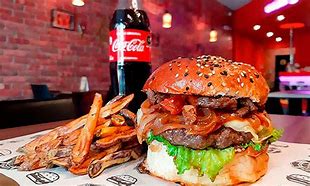 Hamburguesa Suprema, Papas más Gaseosa
