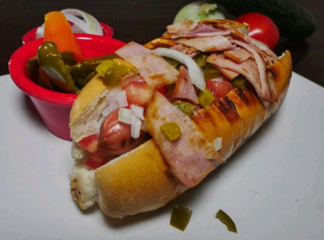 Hot Dog Suizo