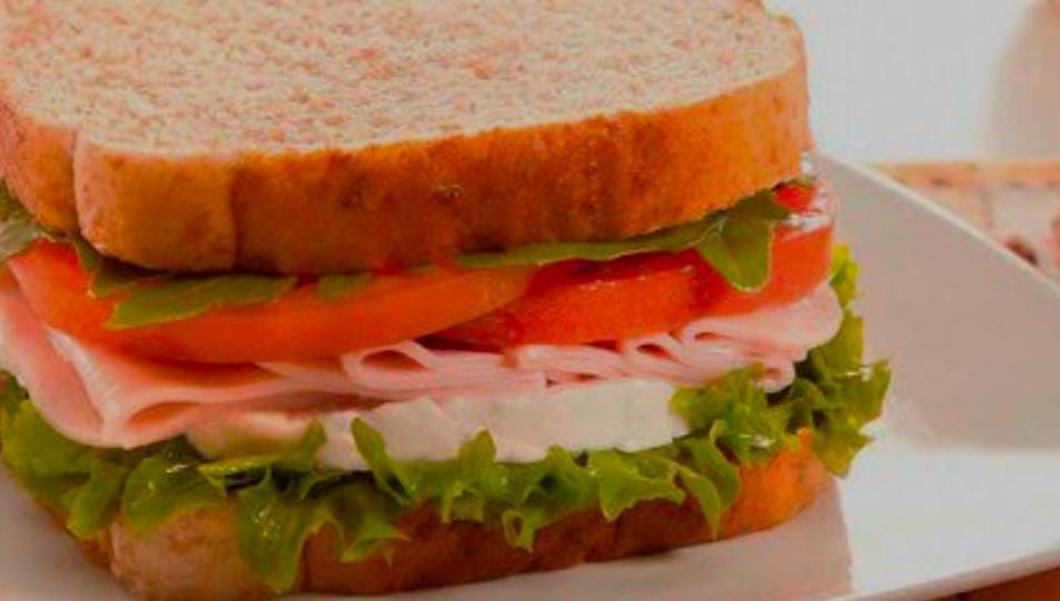 SANDWICH DE POLLO A LA PLANCHA