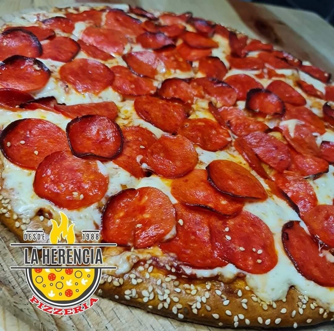 PIZZA PEPPERONI + COCA COLA