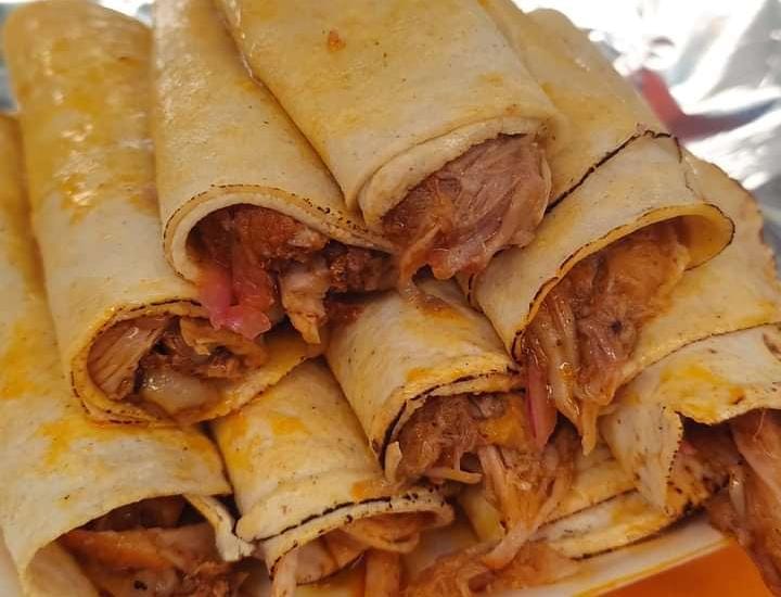 Orden de 5 Tacos de Cochinita