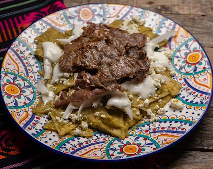 Chilaquiles con Bistec