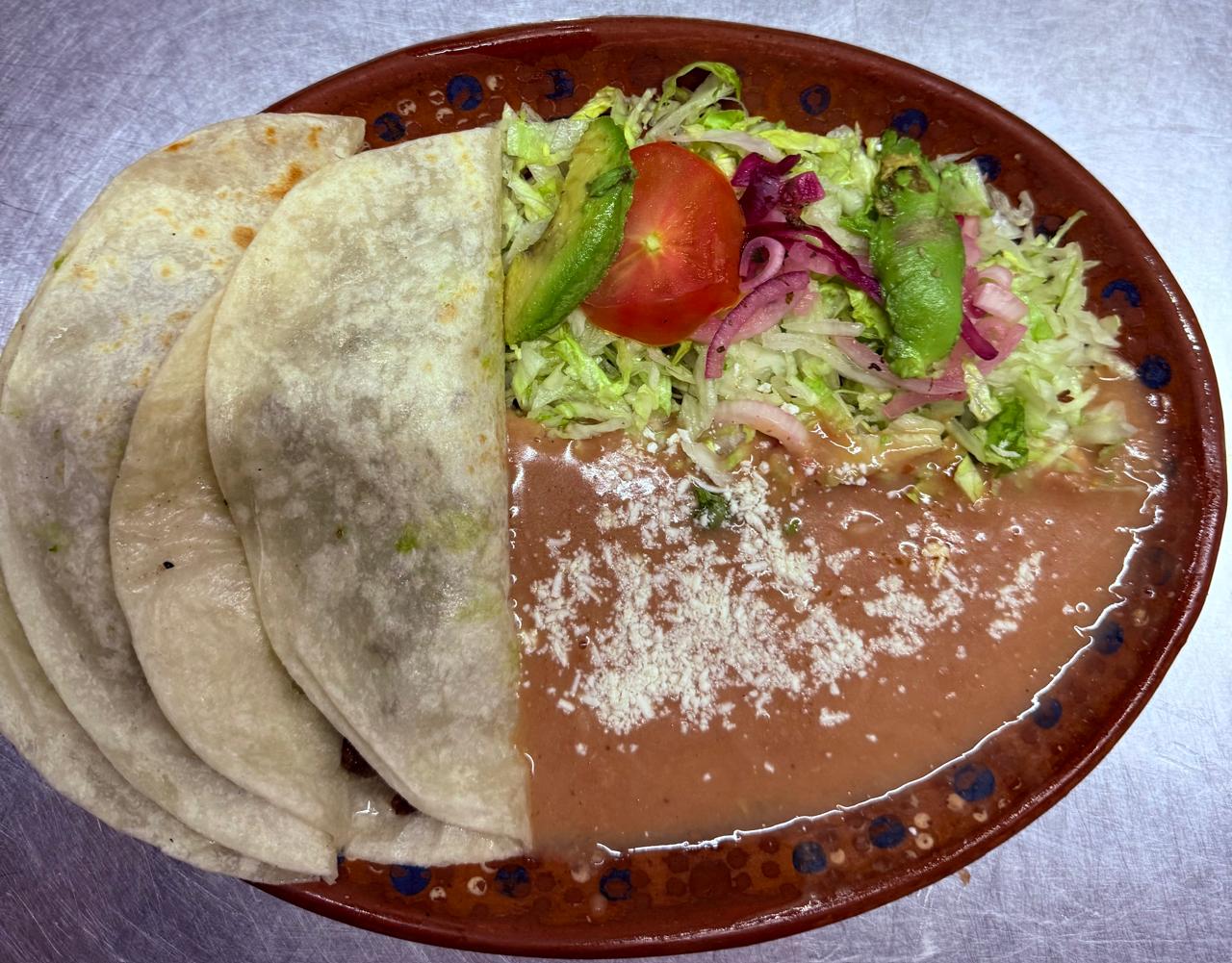 Orden Quesadillas de Carne Asada o Machaca