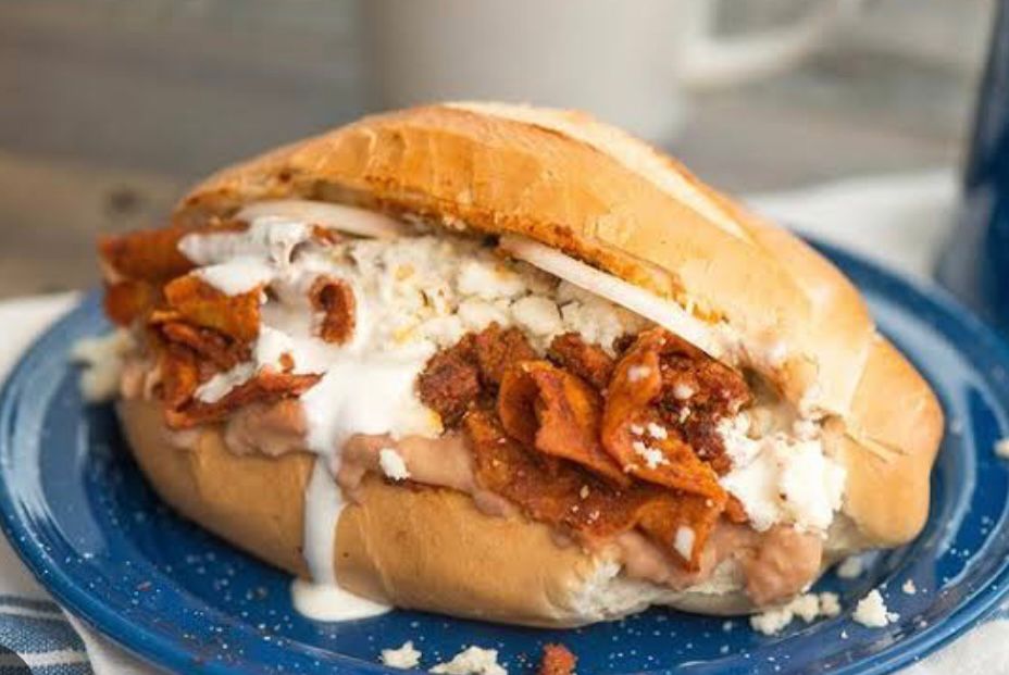 Torta de Chilaquiles