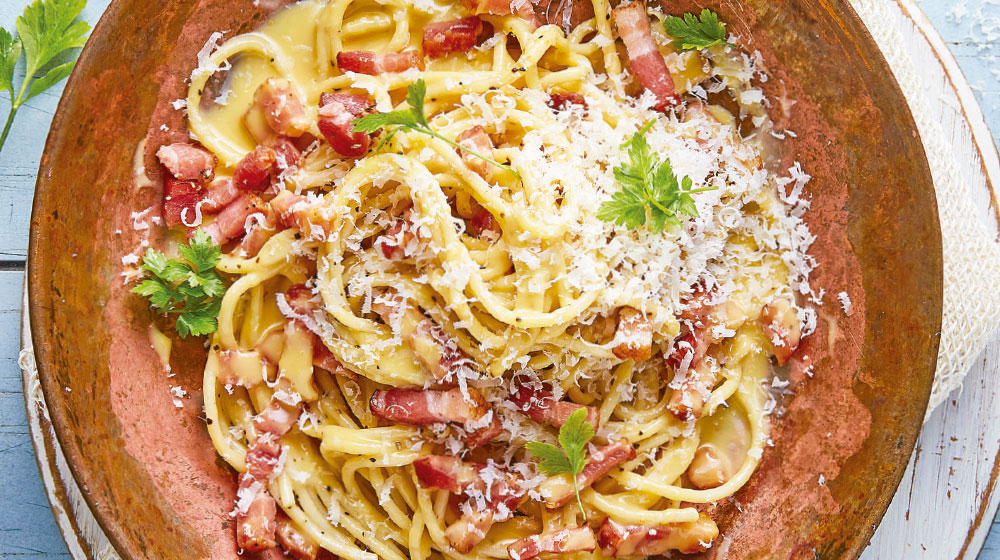Pasta Alfredo con Tocino