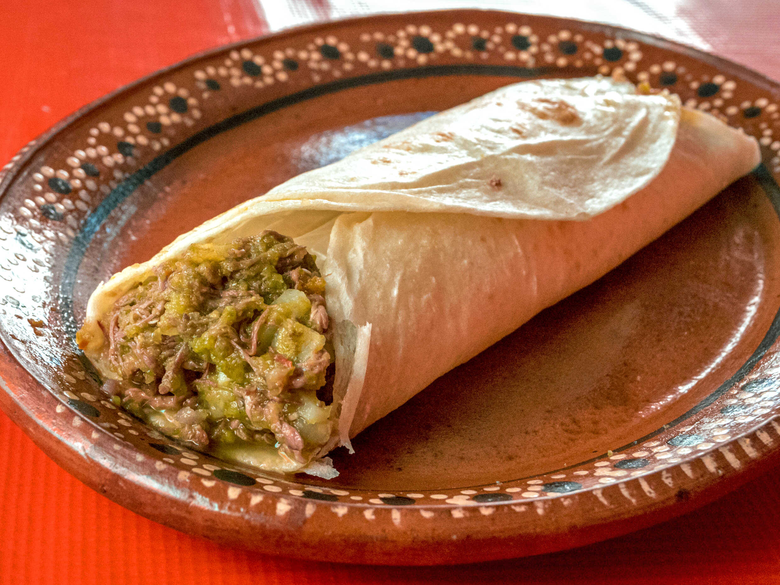 Burrito de chicharrón de yesca-cuero.