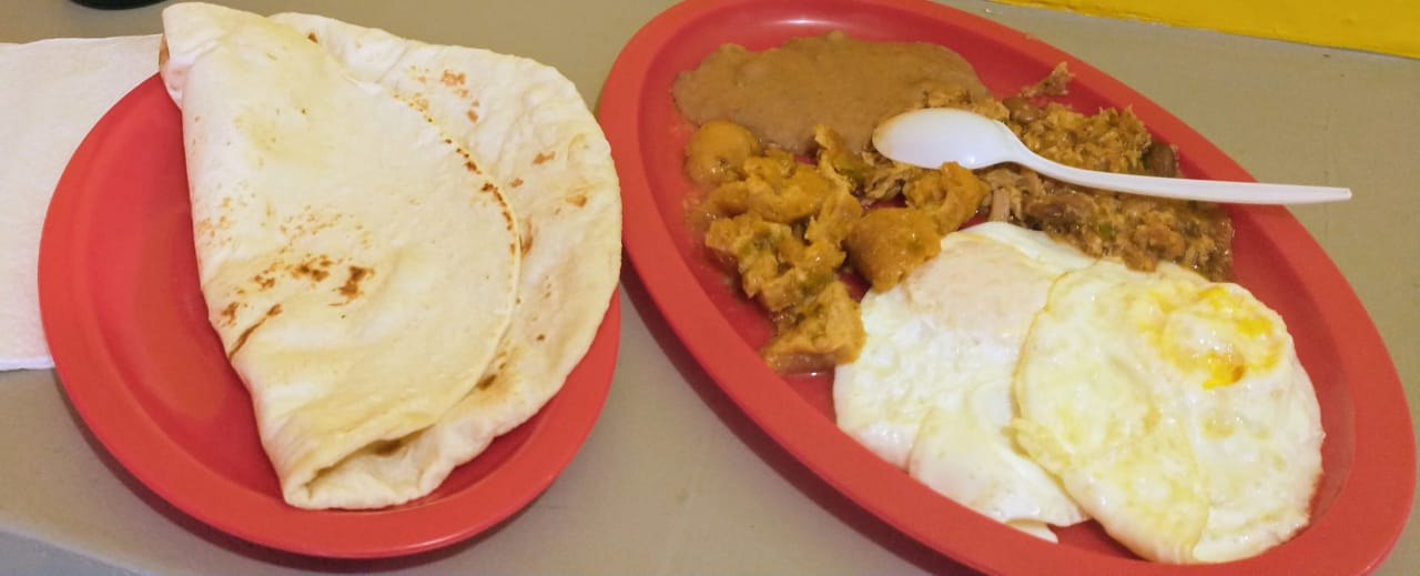 GORDITA RAJAS CON QUESO