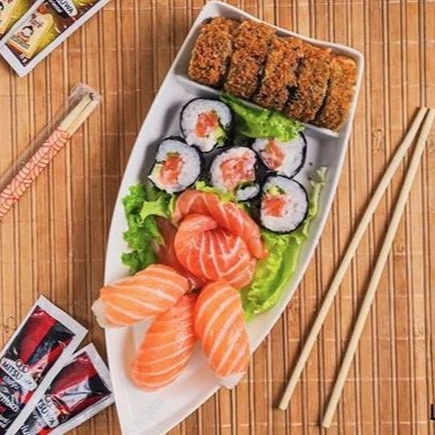 5 makimonos filadelfia, 5 hot filadelfia, 3 sushi salmão, 3 sashimi salmão