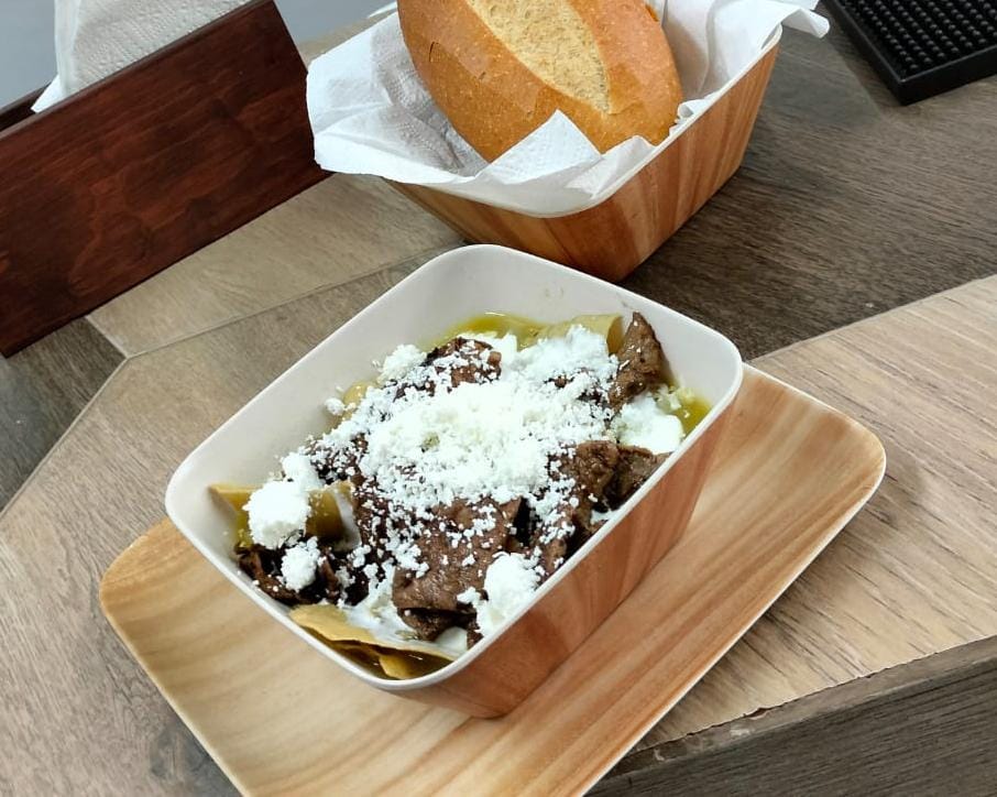 Chilaquiles con costilla