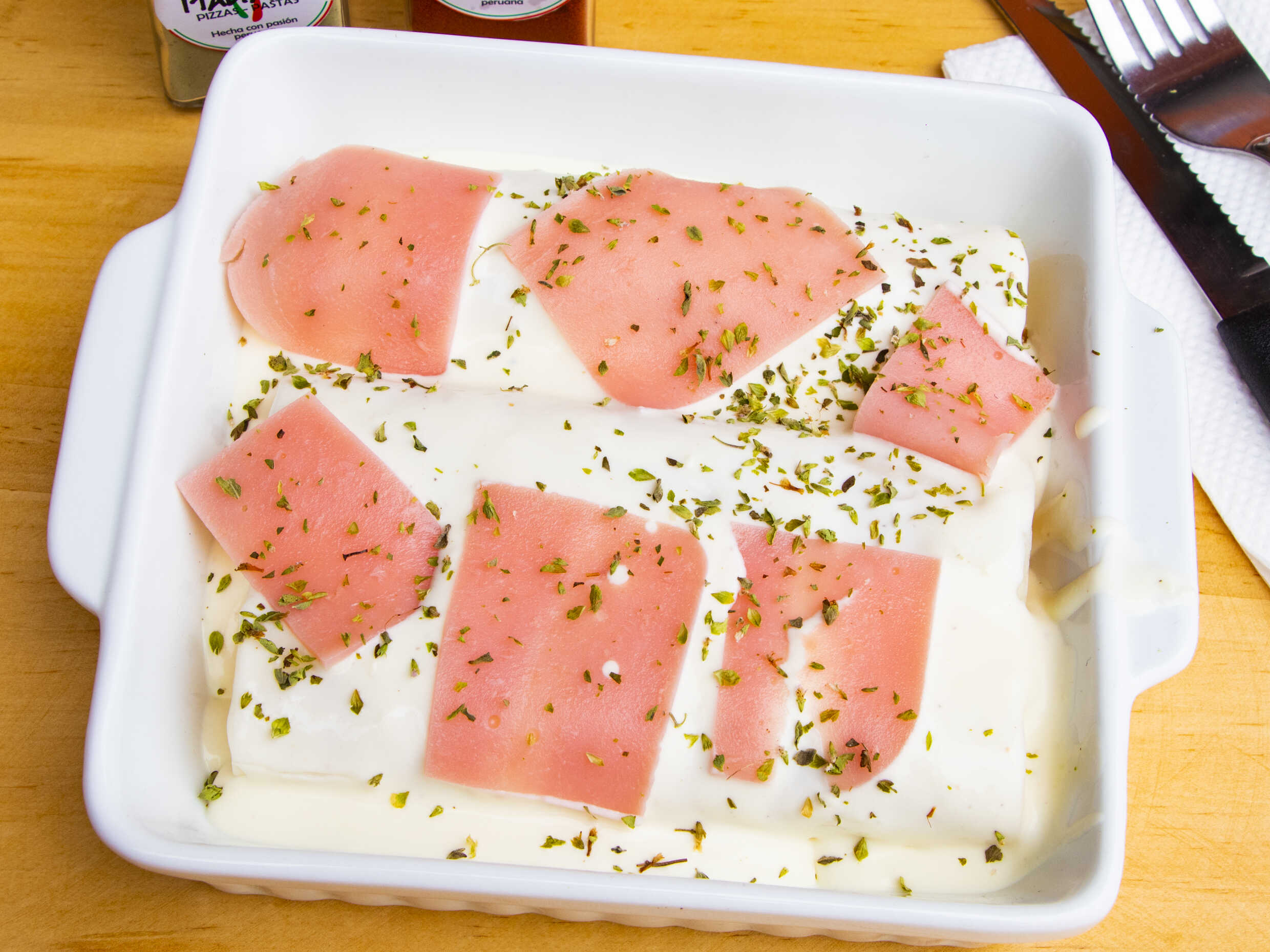 Canelone de Jamón y Queso a lo Alfredo