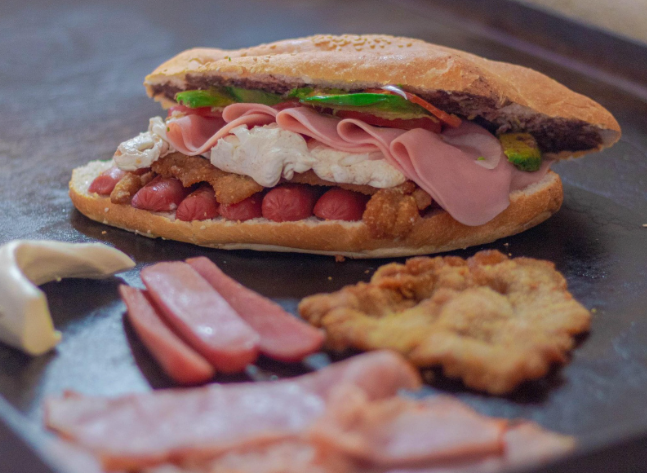 Torta Gigante de Milanesa de Cerdo+bebida