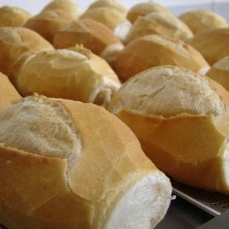 Delicioso e tradicional pão francês que chega quentinho para você!