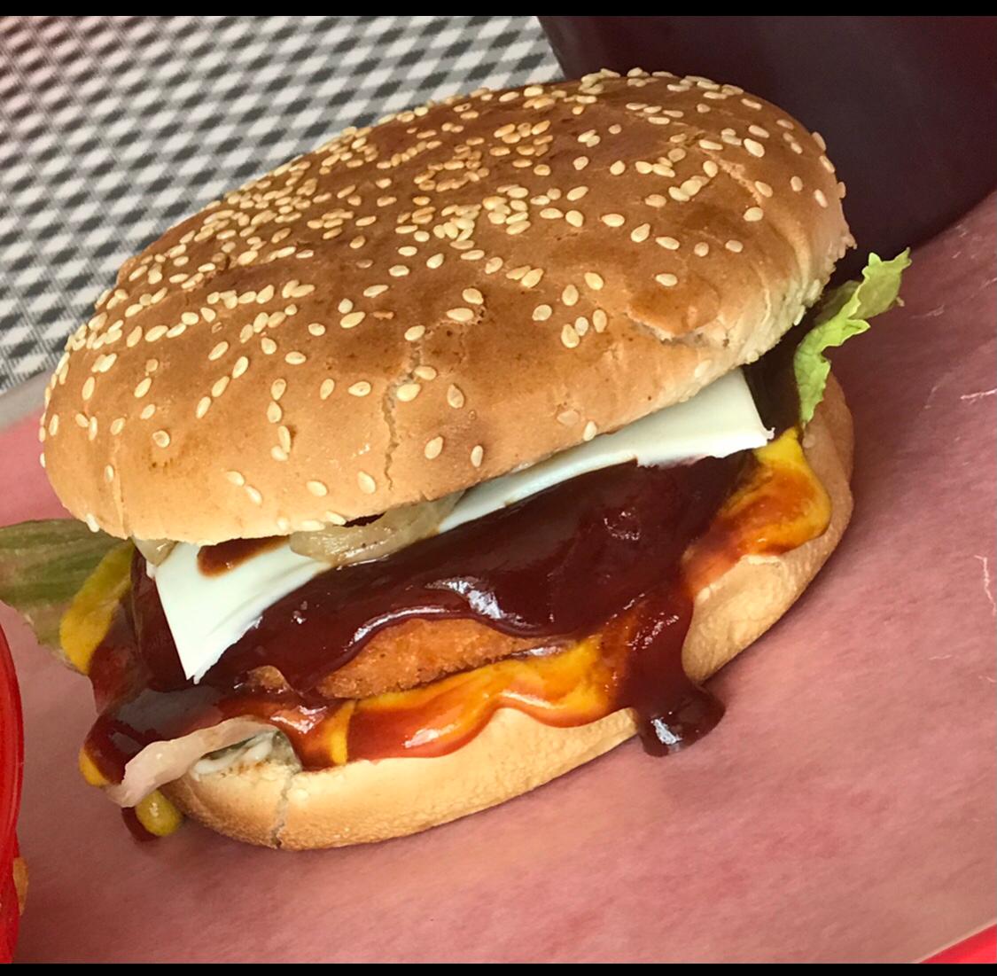 Combo-Hamburguesa BBQ + Papas + Soda