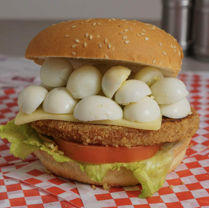Burger Pollo Sencilla Con Huevo + Bebida Gratis!