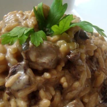 Todos os nosso risotos são elaborados com caldo de legumes feito na casa e fiarroz arborio finalizado com pamesão e mussarela(aproximadamente 600 grama)