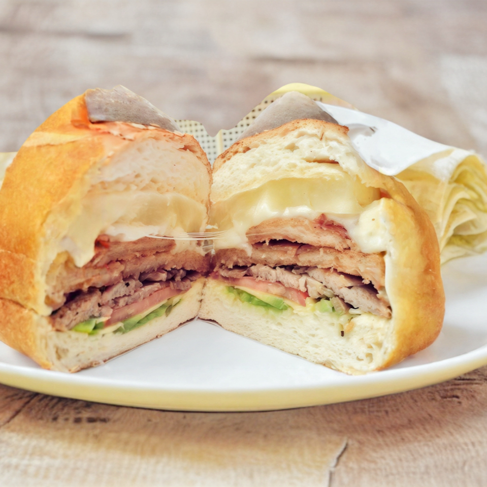 Torta Brasileña de Milanesa, Piña y Queso Mty