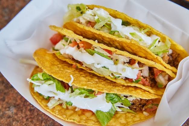 Tacos de Deshebrada de Maiz 4 pzas