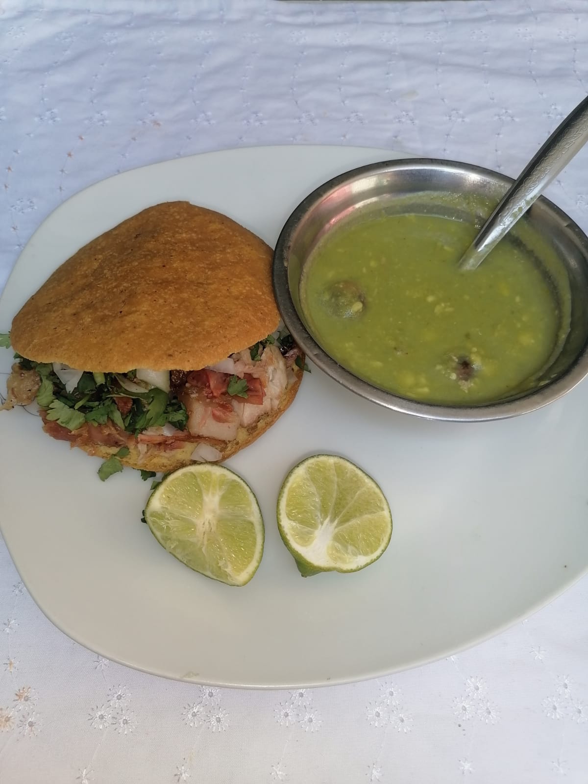 1 gordita Carnitas de "surtida"