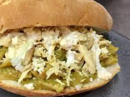 Torta de Chilaquiles con Pollo