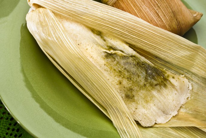 Tamal de Elote  con Rajas y Queso