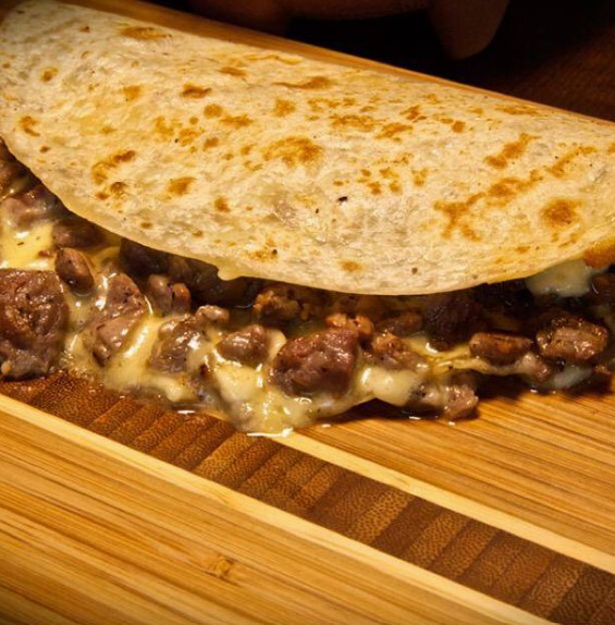 Quesadilla de Asada o Birria