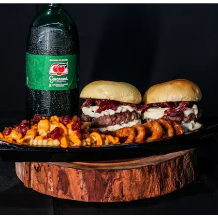 Acompanha 2 lanches 07, batata turbinada mais um refri de 1 litro