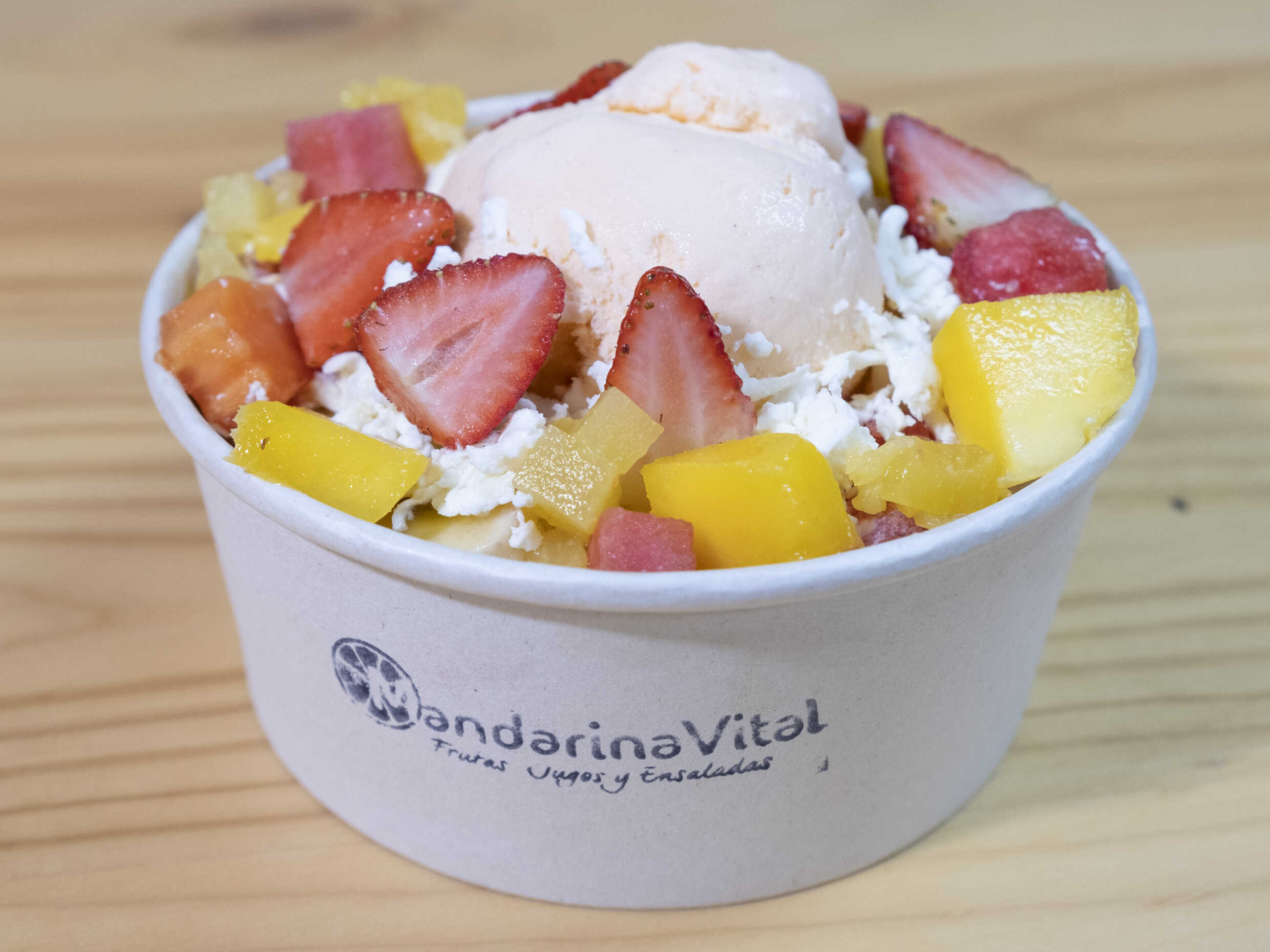 Combo 2 Ensaladas de Frutas con Helado