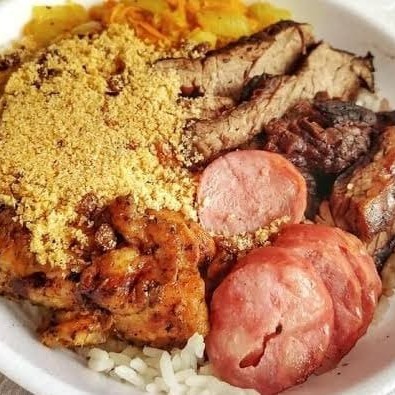 Acompanha: Arroz, Feijão, Batata Frita, Farofa e Salada do Dia.   Tudo feito na hora e Entrega Rápida