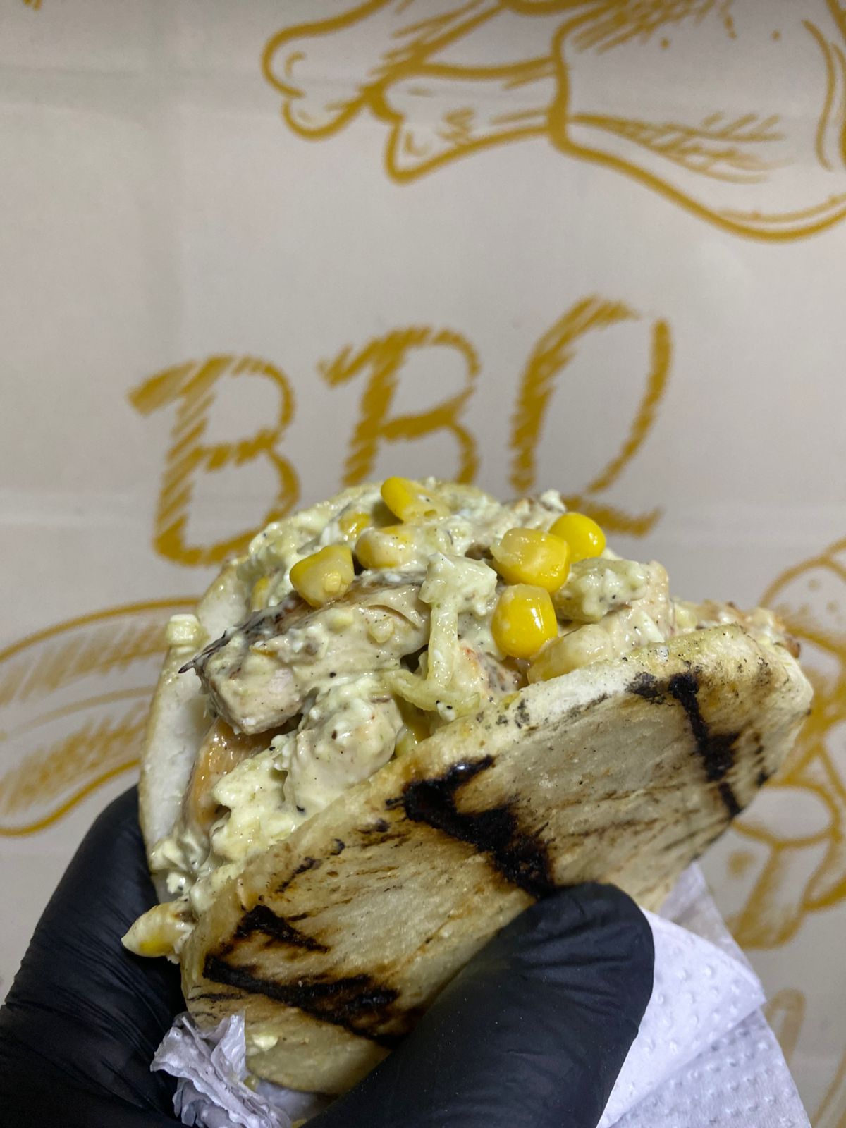 Arepa de Pollo más Gaseosa