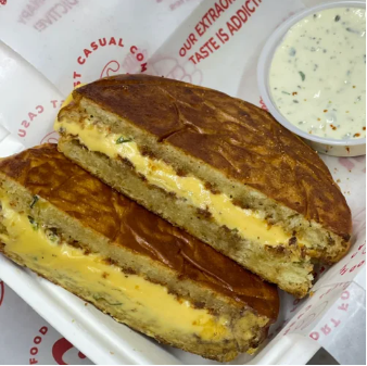 Sándwich Grilled American Triple Cheese