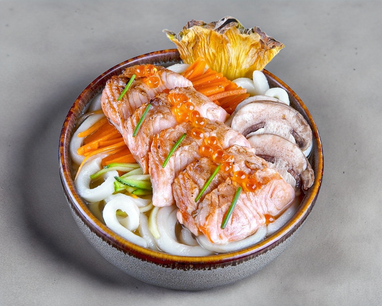 UDON Y SALMÓN