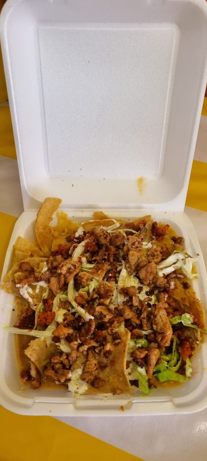 Chilaquiles con Bistec Marinado
