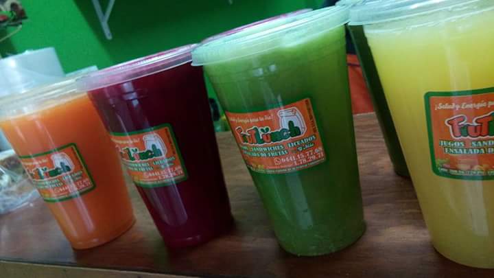 JUGO TRIPLE DE MEDIO LITRO