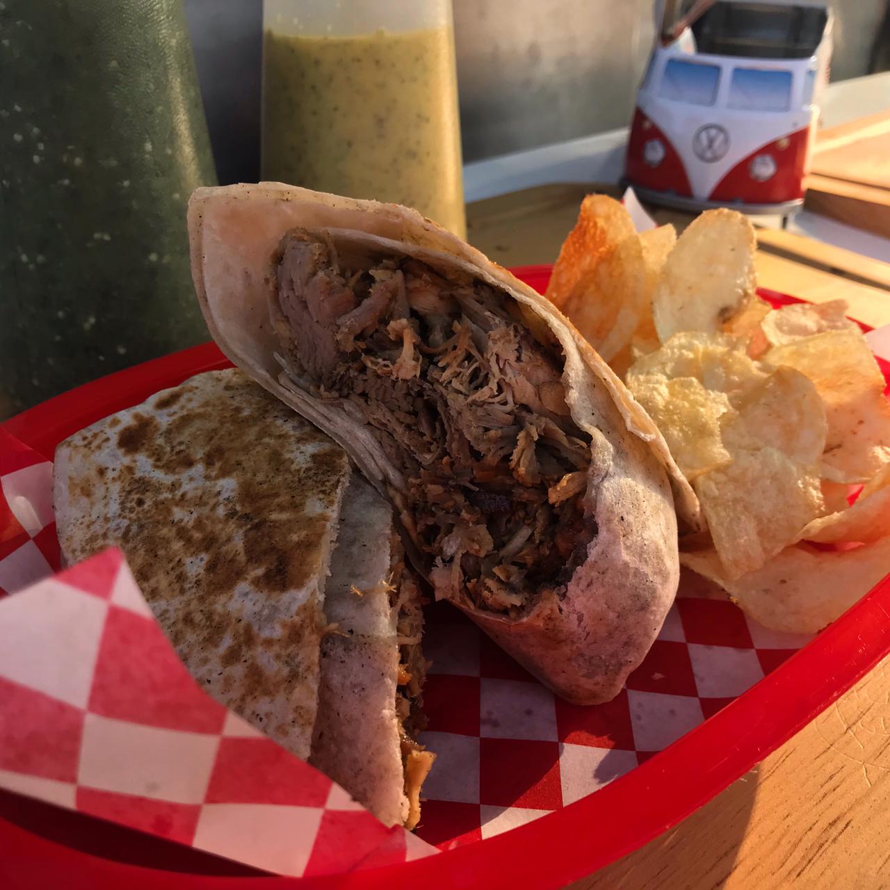 Burrito de Carnitas Estilo Michoacán
