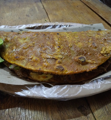 Mega-Quesabirria de Maiz