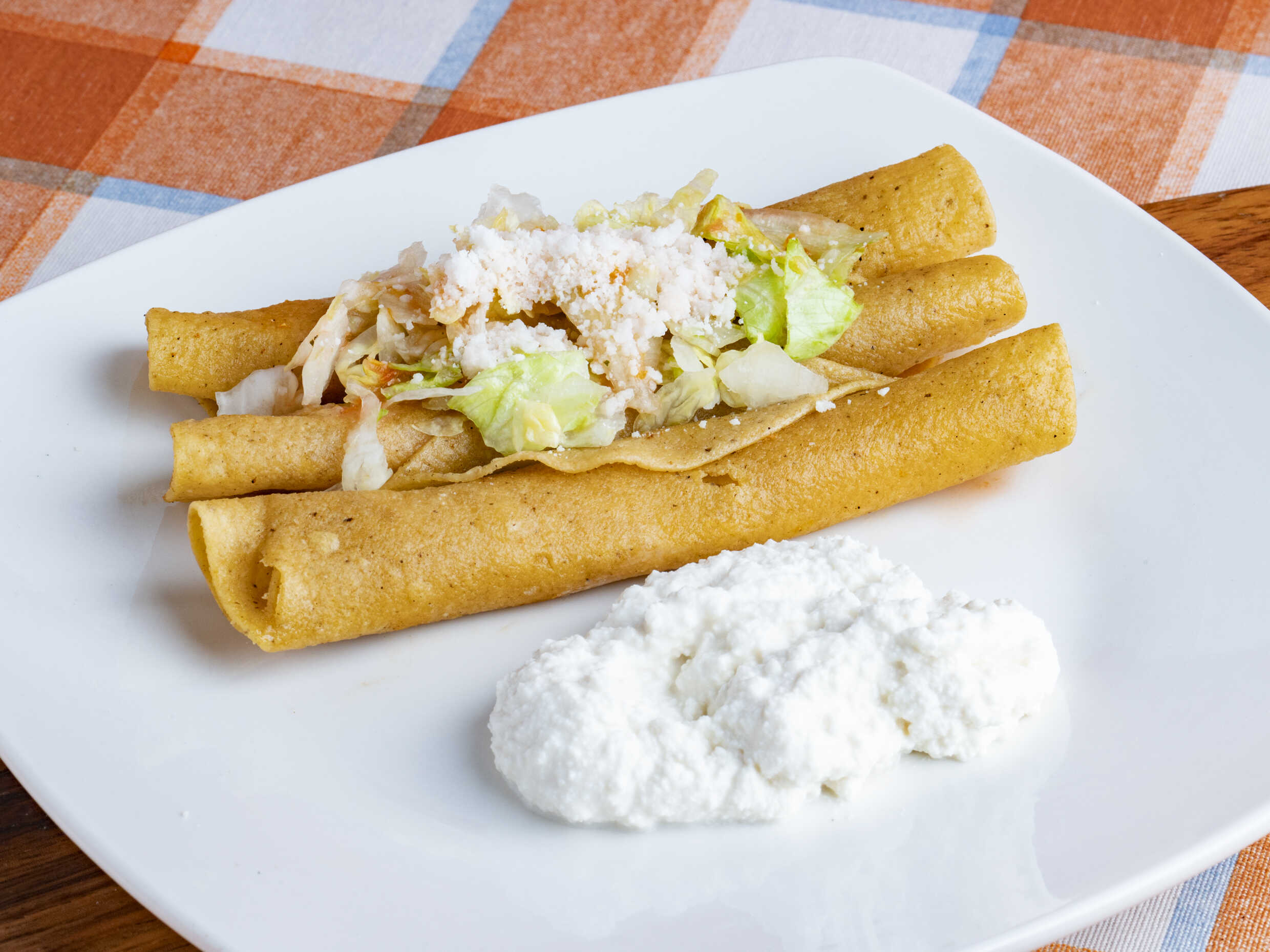 Taco Dorado de Requesón